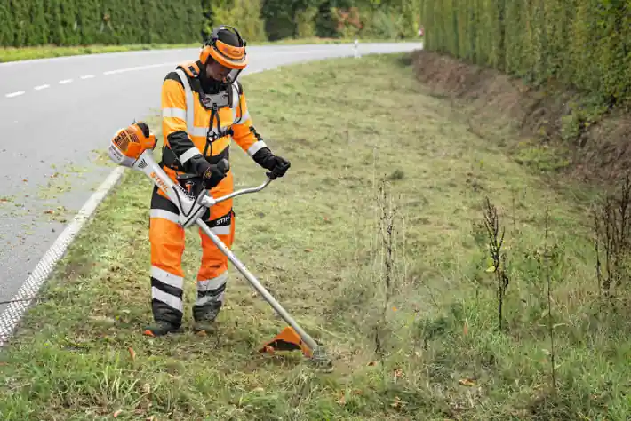 Ausverkauf STIHL Benzin-Freischneider FS 561 C-EM, Mähausführung