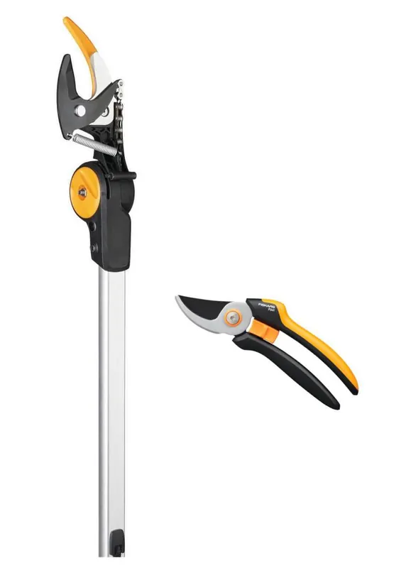 Wochenendangebot Fiskars Set PowerGear Teleskop-Schneidgiraffe UPX86 und Bypass-Gartenschere P341